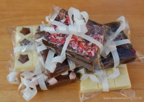 2 Ingredient 5 minute fudge recipe - easy recipe for children to make - fab Christmas present idea