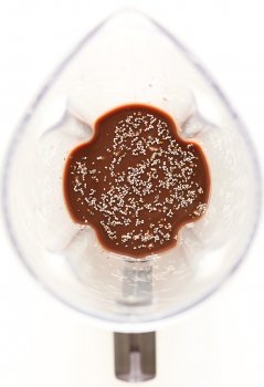 Chocolate Coconut Chia Recovery Drink! Perfect for recovering after intense workouts #vegan #glutenfree
