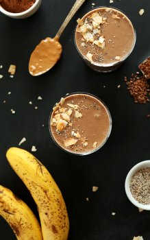 Chocolate Coconut Chia Recovery Drink! Perfect for recovering after intense workouts! So rich yet surprisingly healthy! #vegan #glutenfree