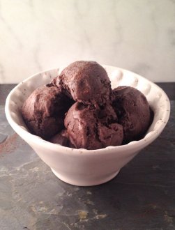 Dark Chocolate Coconut Ice Cream - Dairy Free & Refined Sugar Free!