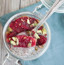 easy-vegan-vanilla-chia-seed-pudding-with-pistachio-and-blood-orange