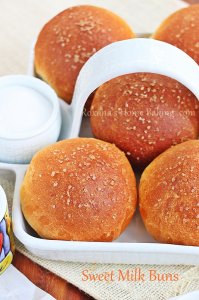 evaporated milk sweet buns | Roxanashomebaking.com