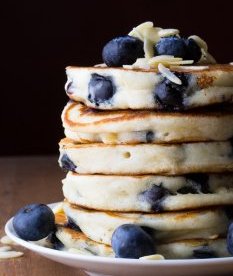 Extra Fluffy Blueberry Almond Pancakes- greek yogurt makes these pancakes so thick and fluffy! sweetpeasandsaffron.com