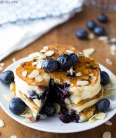 Extra Fluffy Blueberry Almond Pancakes- greek yogurt makes these pancakes so thick and fluffy! sweetpeasandsaffron.com