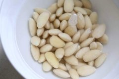 How to make Almond Milk with raw almonds or blanched almonds. Blanched almond milk has a less prominent flavor which works great for Indian Chai | Vegan Richa