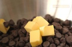 No-Bake 3-Ingredient Chocolate Fudge Recipe