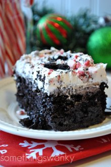 Peppermint Poke Cake | www.somethingswanky.com