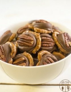 pretzel rolo turtles 4