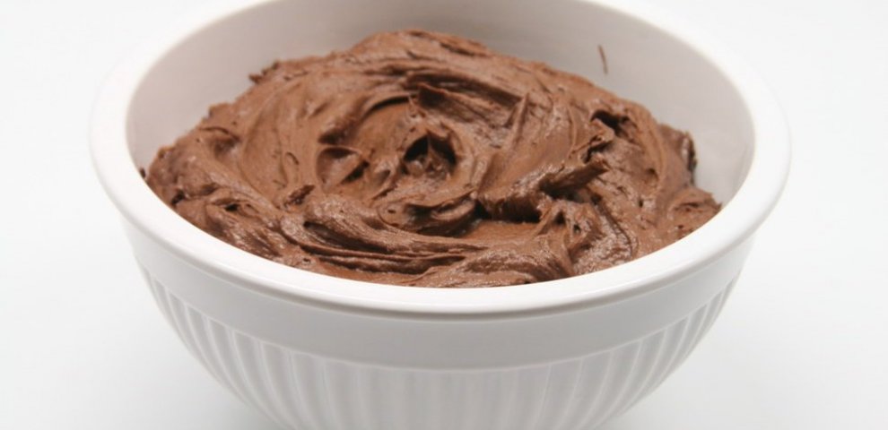 Easy milk chocolate frosting recipe