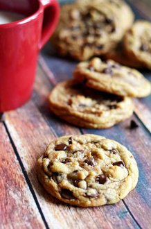 The Best Chewy Café-Style Chocolate Chip Cookies. These are so soft and chewy- definitely the best chocolate chip cookie I've ever had! | hostthetoast.com