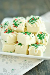 This Vanilla Bean fudge is as easy to make as it is gorgeous! Add it to your holiday cookie plate or serve it at a party.