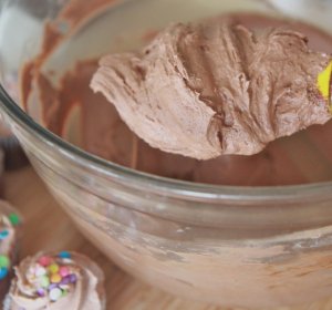 Best milk chocolate frosting recipe