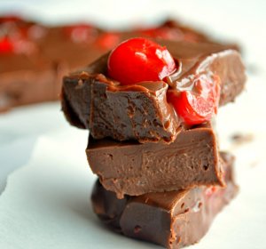 Simple chocolate Fudge recipe sweetened condensed milk